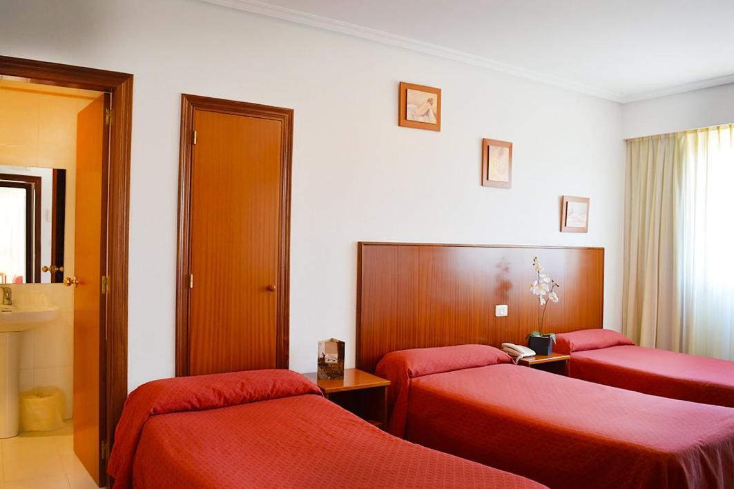 Hotel Os Caracoles Pereiro de Aguiar Bagian luar foto