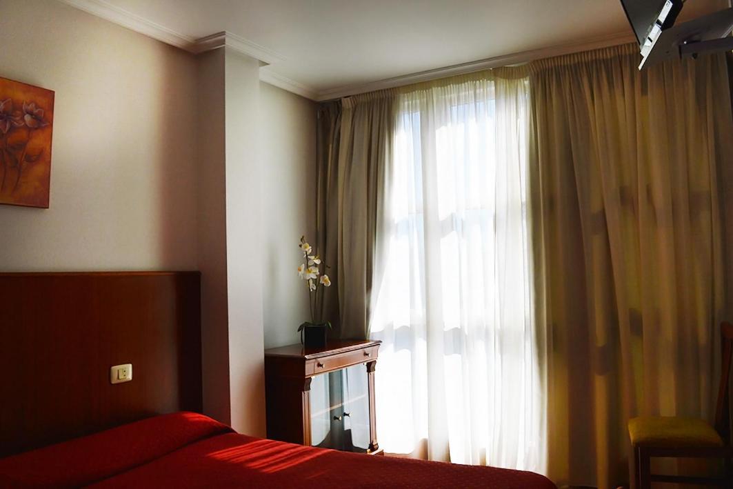 Hotel Os Caracoles Pereiro de Aguiar Bagian luar foto
